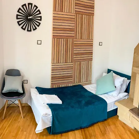 아파트 Two Bedroom - Alexandrovska - Location - Bus, Train And Marine Stations, Next To Sea Garden And