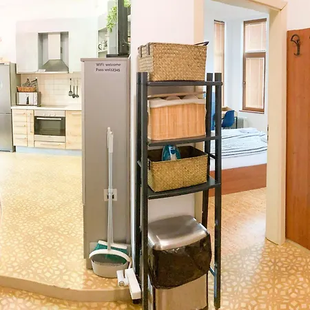 아파트 Two Bedroom - Alexandrovska - Location - Bus, Train And Marine Stations, Next To Sea Garden And