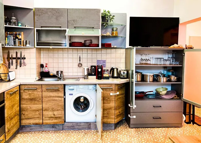 Two Bedroom - Alexandrovska - Location - Bus, Train And Marine Stations, Next To Sea Garden And Апартаменты *